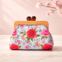 Clutch Floral Sakura | Bolso de mano floral con cierre de boquilla