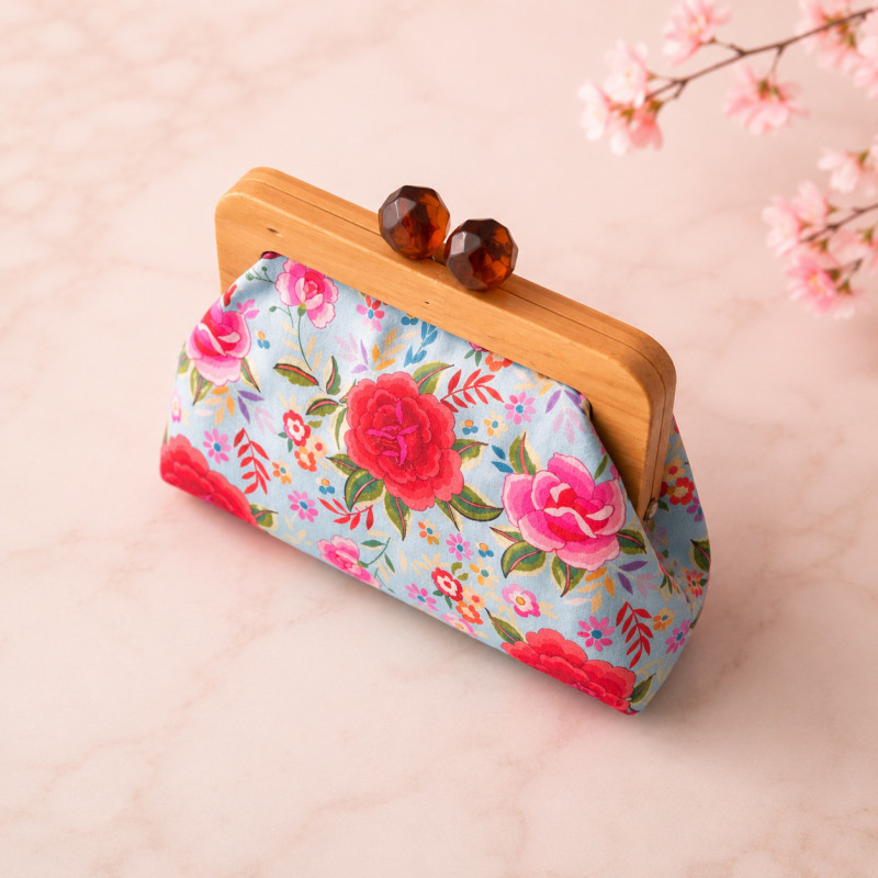 Clutch Floral Sakura | Bolso de mano floral con cierre de boquilla