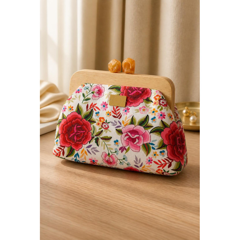 Clutch Floral Sakura | Bolso de mano floral con cierre de boquilla