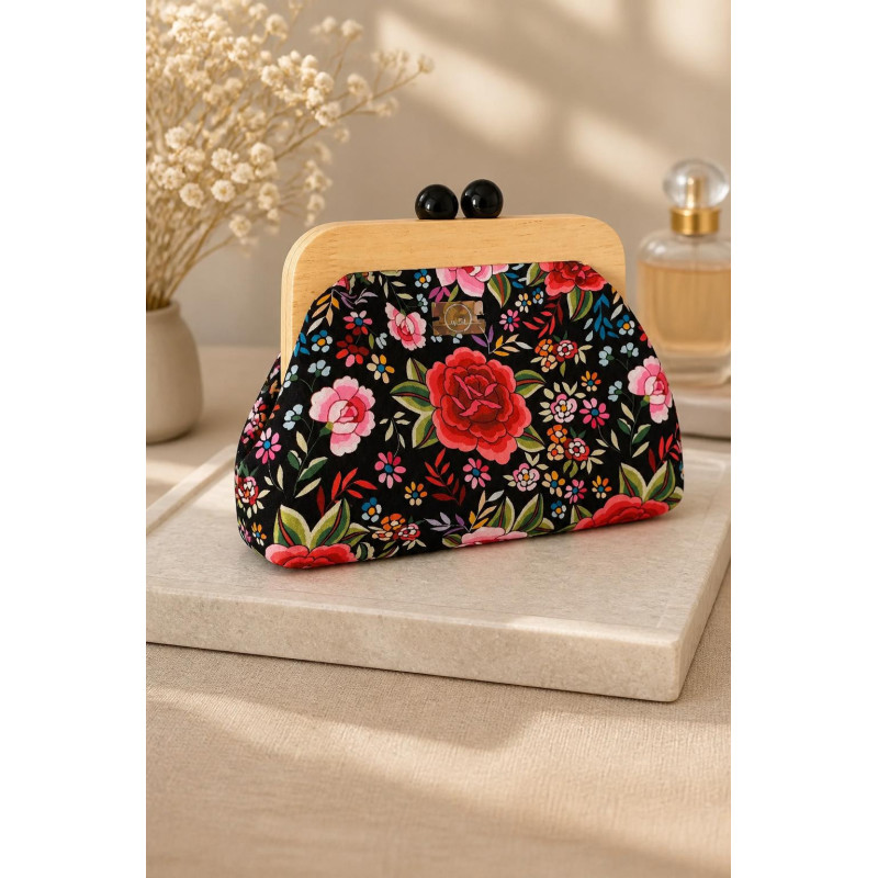 Clutch Floral Sakura | Bolso de mano floral con cierre de boquilla